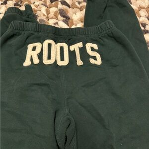 The best sweatpants Brand!! Only worn a few times!